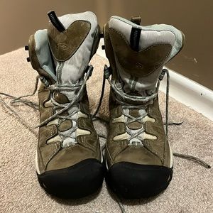 Keen winter boots size 8 women’s. Gently used.